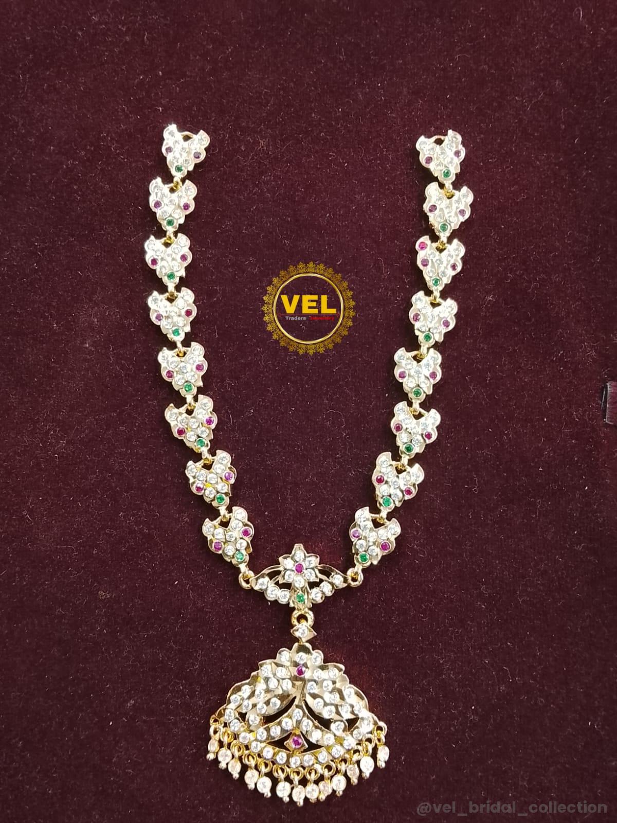 Short Necklaces Impon White and Ruby