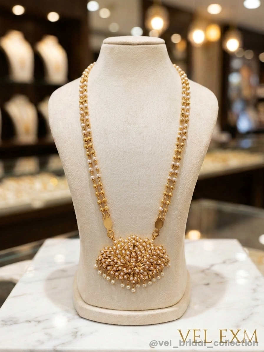 Lotus Pathakkam Pearl Mala Set