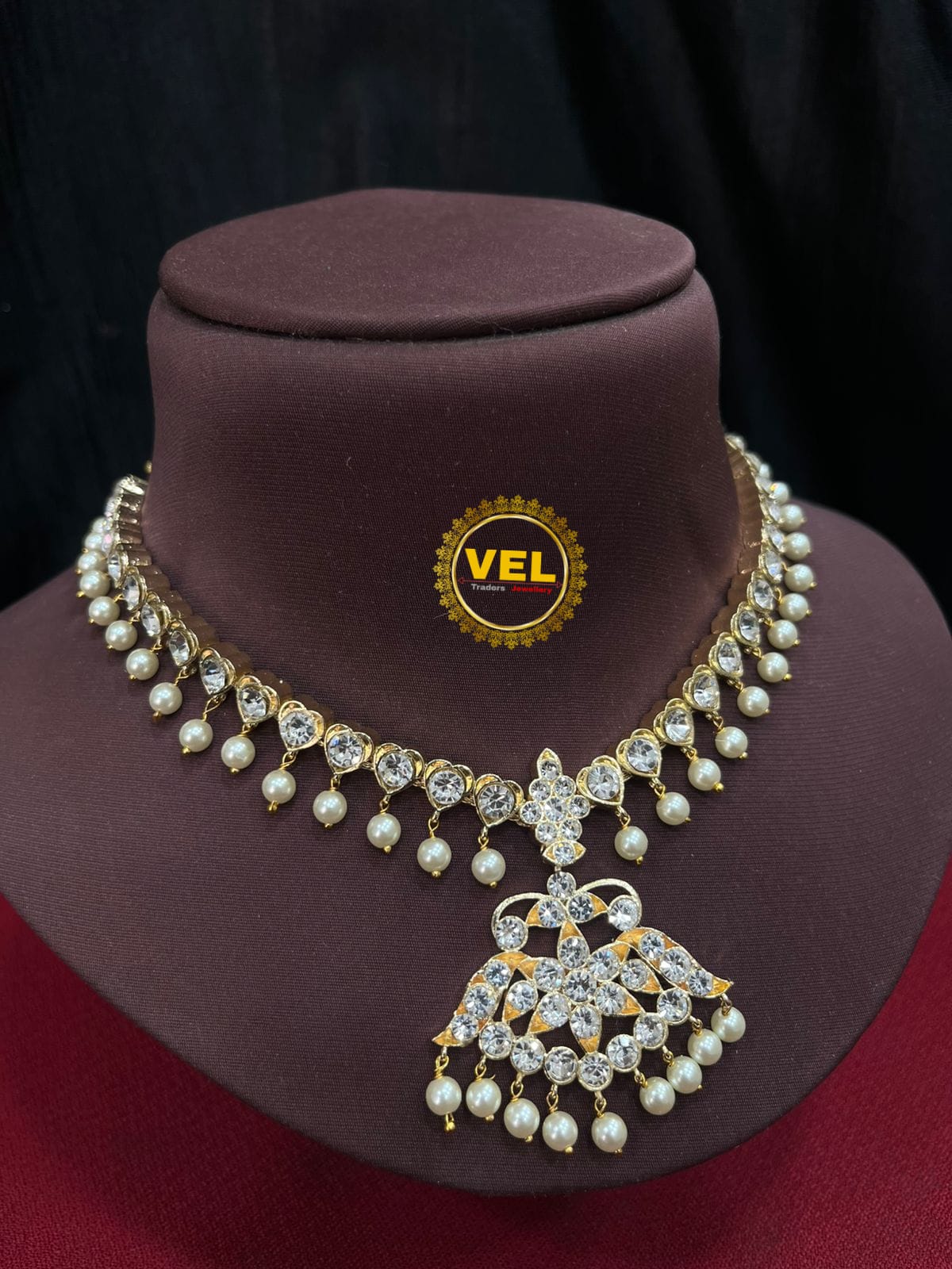 Kemp-style necklace (Addigai)