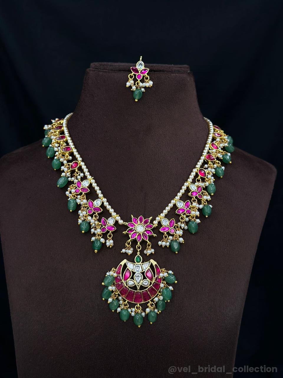 The Bindiya Jadau Necklace with Earrings